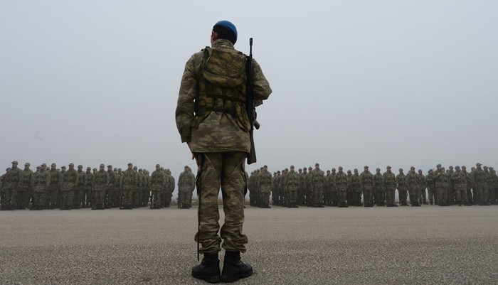 Khi được tiếp nhận về Lữ đoàn đặc nhiệm số 5, các binh sỹ phải trả qua thêm các khóa huấn luyện kéo dài ít nhất 6 tháng tại các trường đào tạo đặc nhiệm mang tên Foça, Burdur, Egirdir.